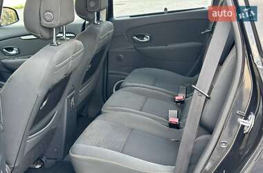 Минивэн Renault Scenic 2010 в 