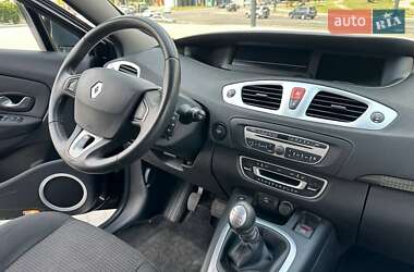 Минивэн Renault Scenic 2010 в 