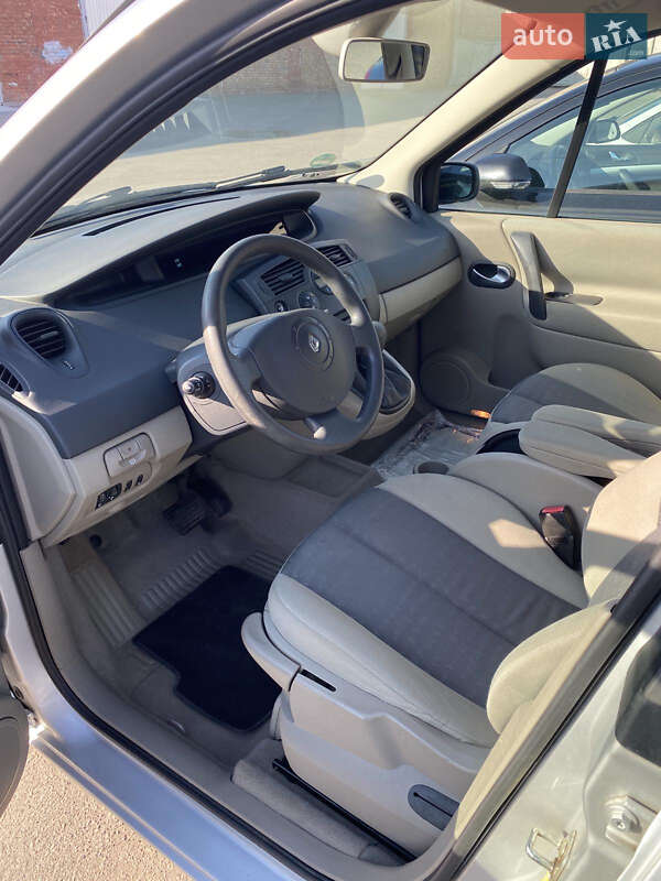 Минивэн Renault Scenic 2005 в Киеве