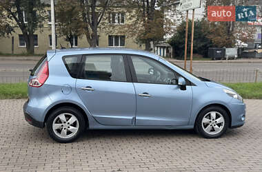 Минивэн Renault Scenic 2010 в 