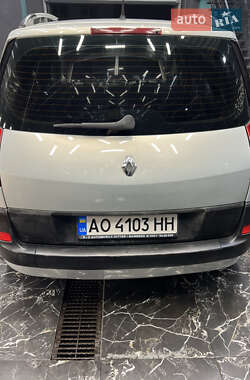 Минивэн Renault Scenic 2003 в 