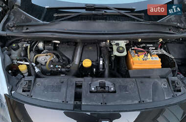 Минивэн Renault Scenic 2010 в 