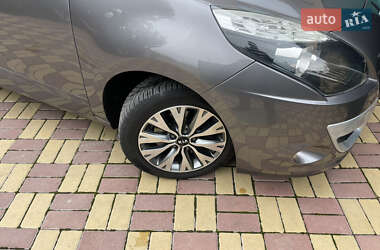 Минивэн Renault Scenic 2011 в 