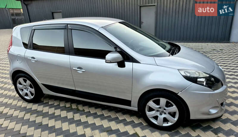 Renault Scenic 2011