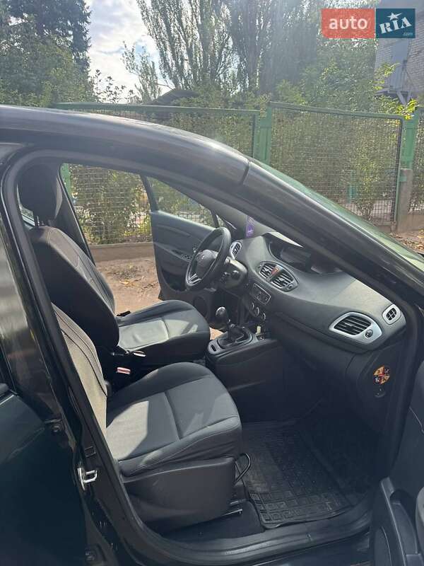 Мінівен Renault Scenic 2010 в Запоріжжі