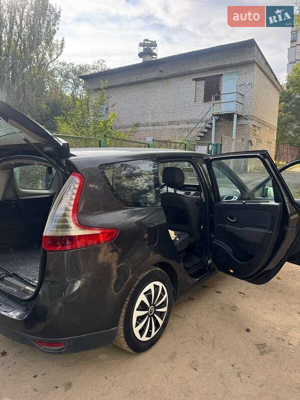 Мінівен Renault Scenic 2010 в Запоріжжі