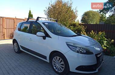 Минивэн Renault Scenic 2013 в 