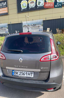 Минивэн Renault Scenic 2009 в 