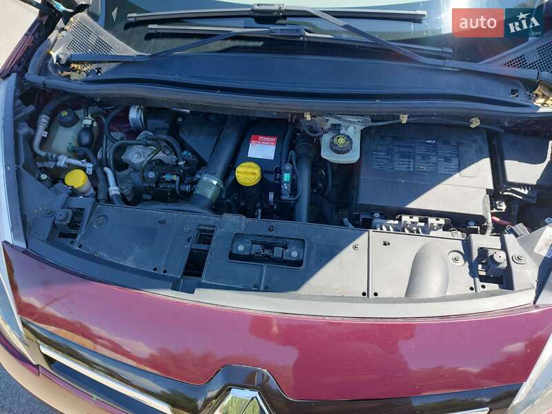 Минивэн Renault Scenic 2015 в Черкассах