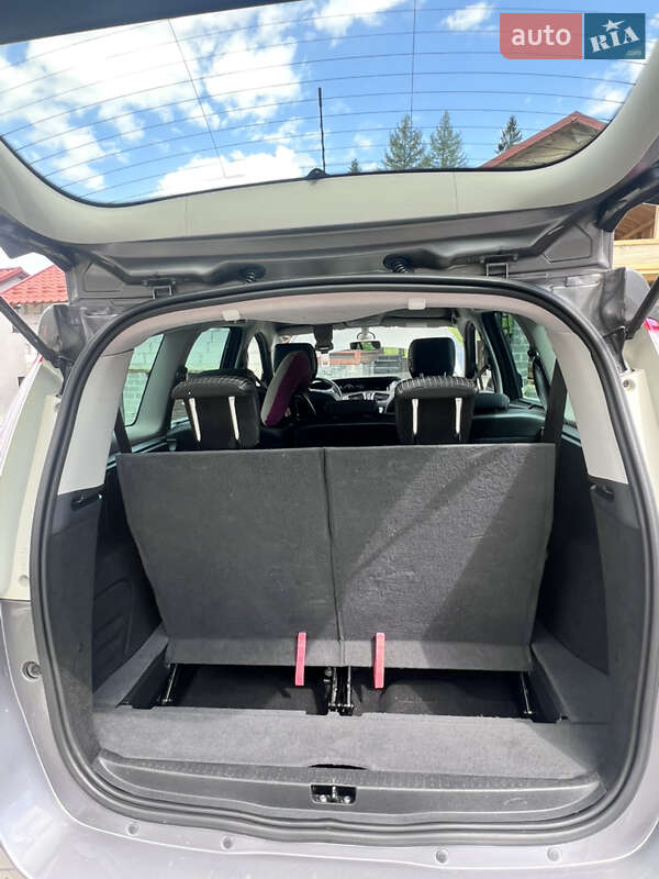 Минивэн Renault Scenic 2012 в Славском