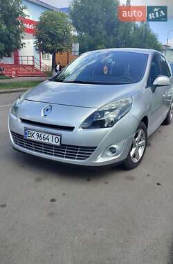 Мінівен Renault Scenic 2010 в Рівному