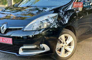 Минивэн Renault Scenic 2015 в 