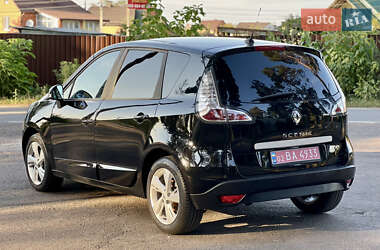 Минивэн Renault Scenic 2015 в 