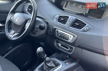 Минивэн Renault Scenic 2015 в 