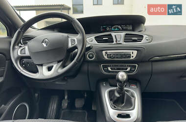 Минивэн Renault Scenic 2012 в 