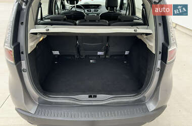 Минивэн Renault Scenic 2012 в 