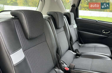 Минивэн Renault Scenic 2012 в 