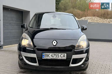 Минивэн Renault Scenic 2012 в 