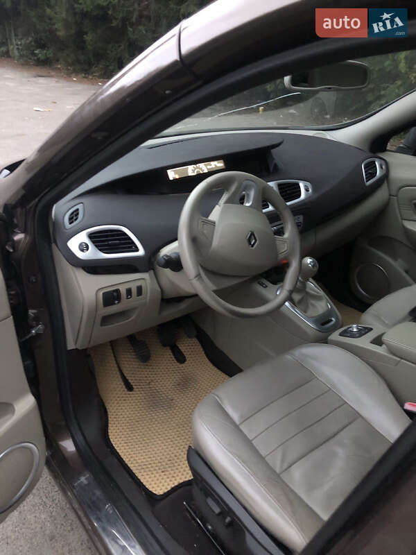 Минивэн Renault Scenic 2010 в Костополе