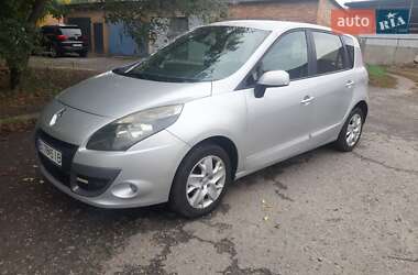 Минивэн Renault Scenic 2011 в Хороле