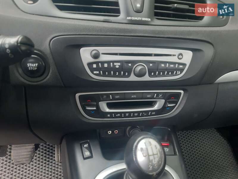Минивэн Renault Scenic 2011 в Хороле