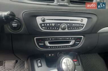 Минивэн Renault Scenic 2011 в 
