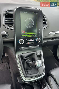 Минивэн Renault Scenic 2016 в 
