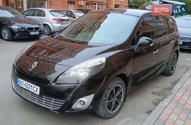 Минивэн Renault Scenic 2010 в 