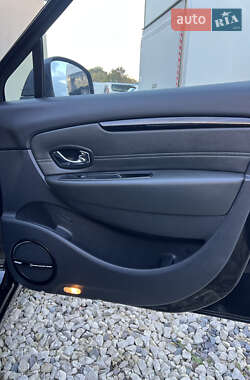 Минивэн Renault Scenic 2012 в 