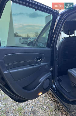 Минивэн Renault Scenic 2012 в 