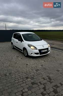 Минивэн Renault Scenic 2010 в 