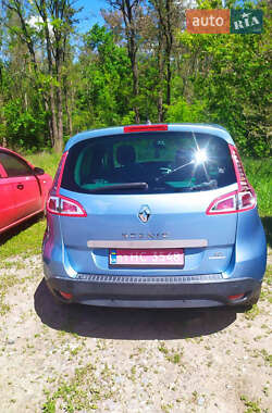 Минивэн Renault Scenic 2010 в 