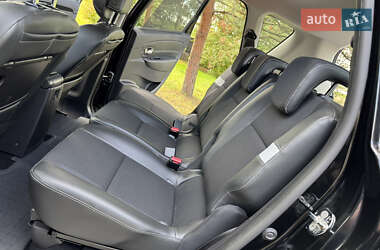 Минивэн Renault Scenic 2013 в 