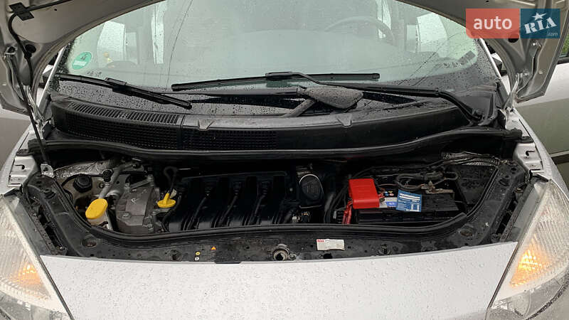 Минивэн Renault Scenic 2006 в Виннице