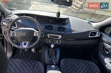 Минивэн Renault Scenic 2012 в 
