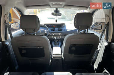 Минивэн Renault Scenic 2012 в 