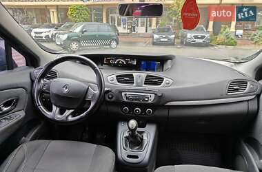 Минивэн Renault Scenic 2012 в 