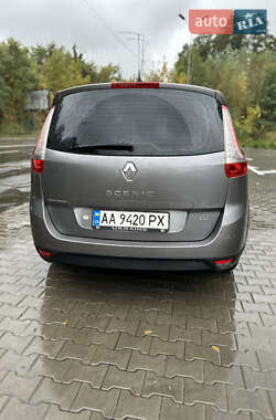 Минивэн Renault Scenic 2012 в 