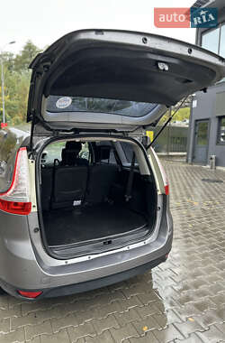 Минивэн Renault Scenic 2012 в 