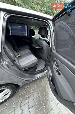 Минивэн Renault Scenic 2012 в 