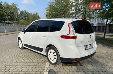 Минивэн Renault Scenic 2010 в 