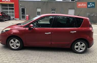 Минивэн Renault Scenic 2011 в 