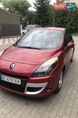 Минивэн Renault Scenic 2011 в 