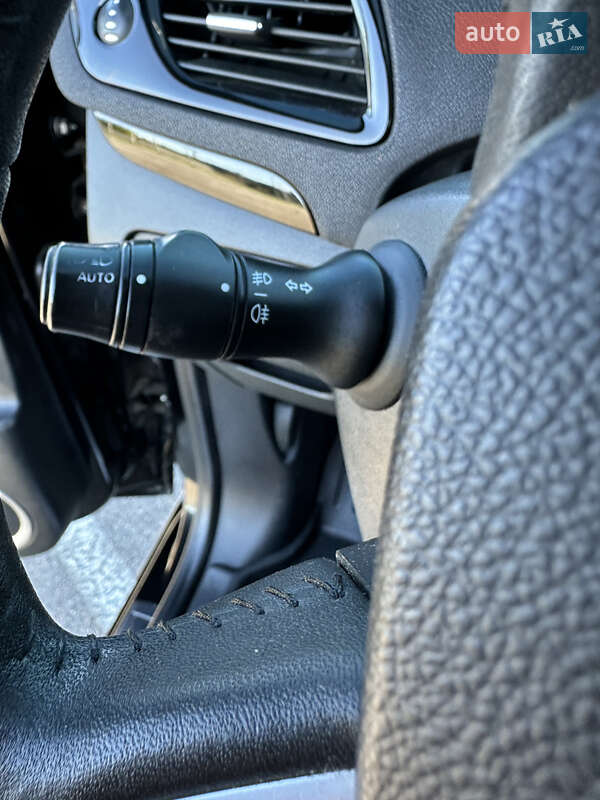 Минивэн Renault Scenic 2012 в Киеве