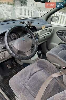 Минивэн Renault Scenic 2000 в 
