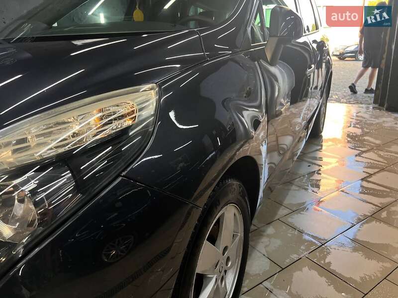 Мінівен Renault Scenic 2010 в Житомирі