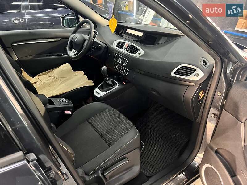 Мінівен Renault Scenic 2010 в Житомирі