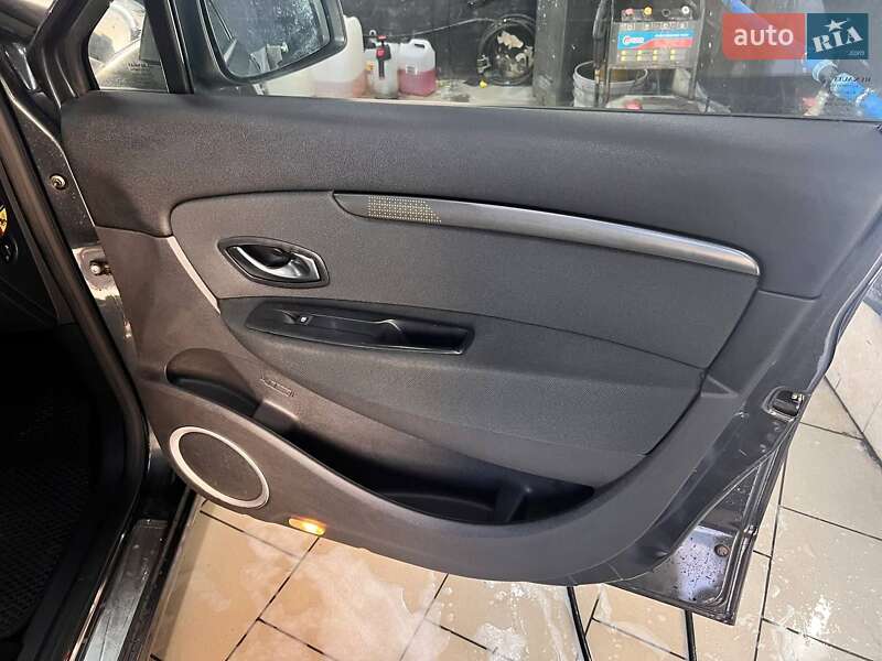 Мінівен Renault Scenic 2010 в Житомирі