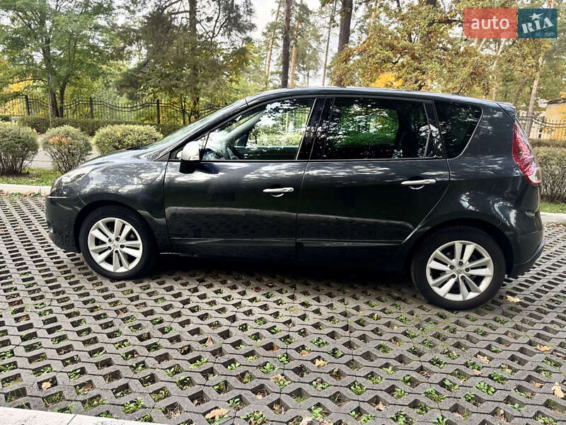 Минивэн Renault Scenic 2010 в Буче