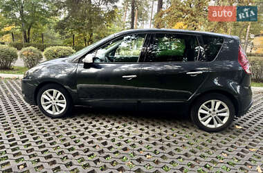 Минивэн Renault Scenic 2010 в 